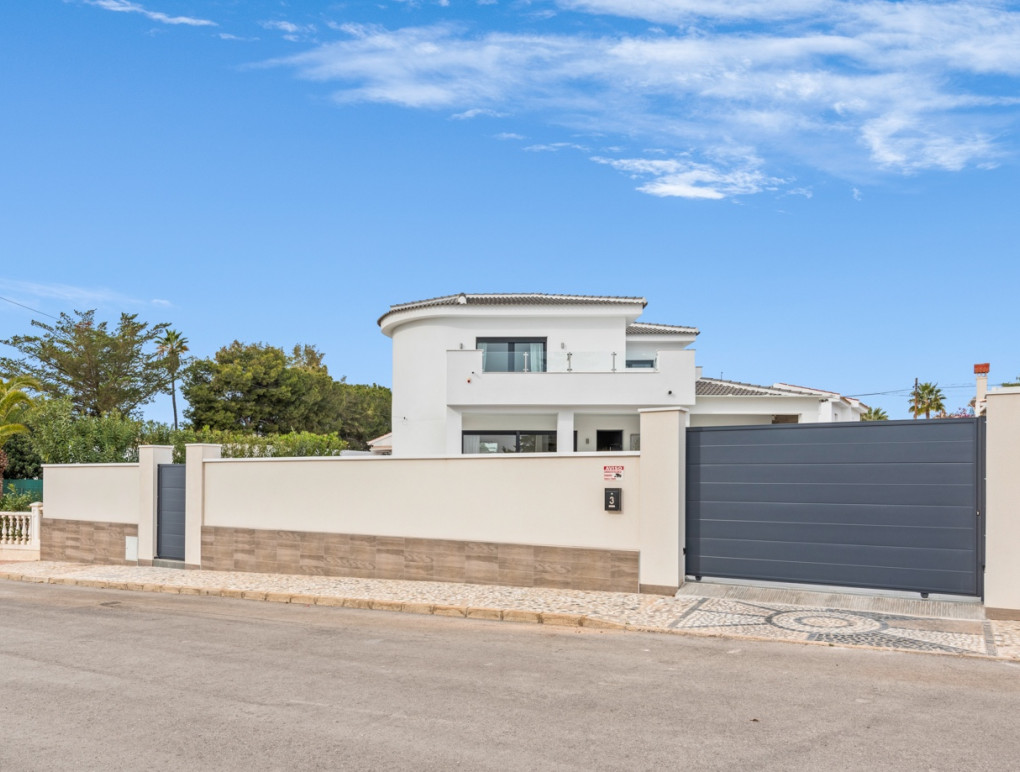 Sprzedaż - Detached Villa - Ciudad Quesada