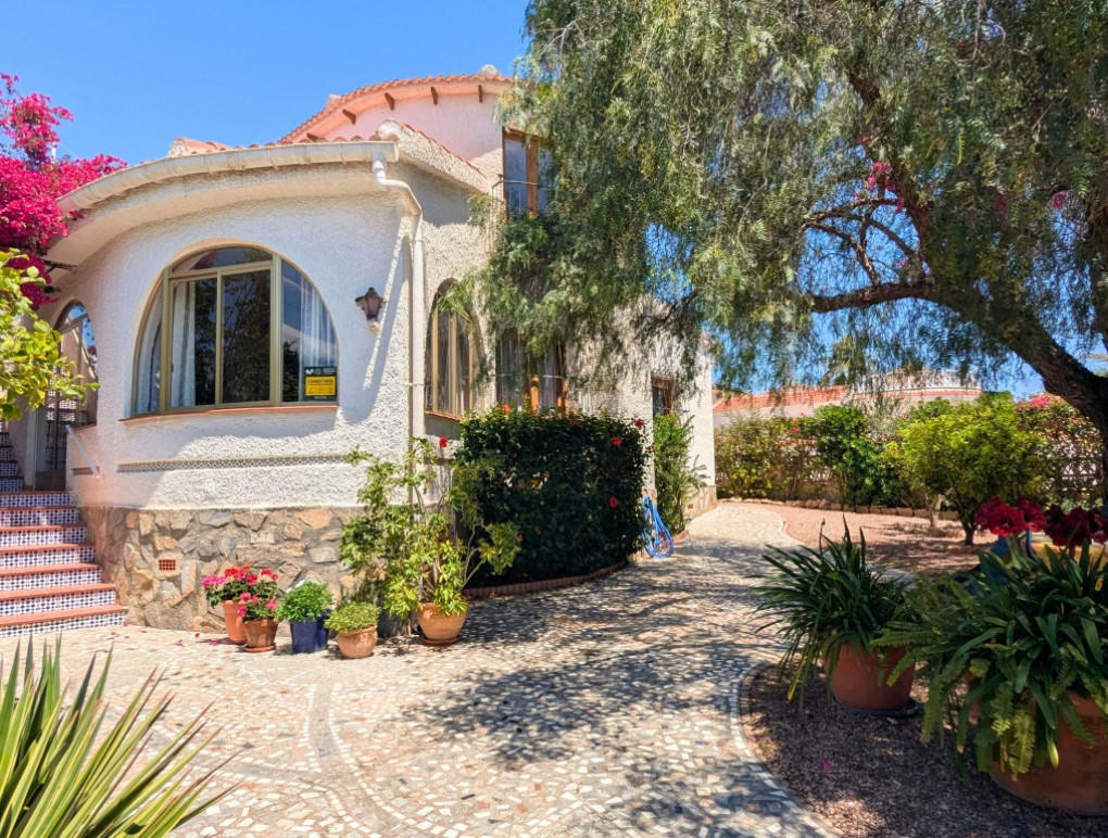 Sprzedaż - Detached Villa - Ciudad Quesada