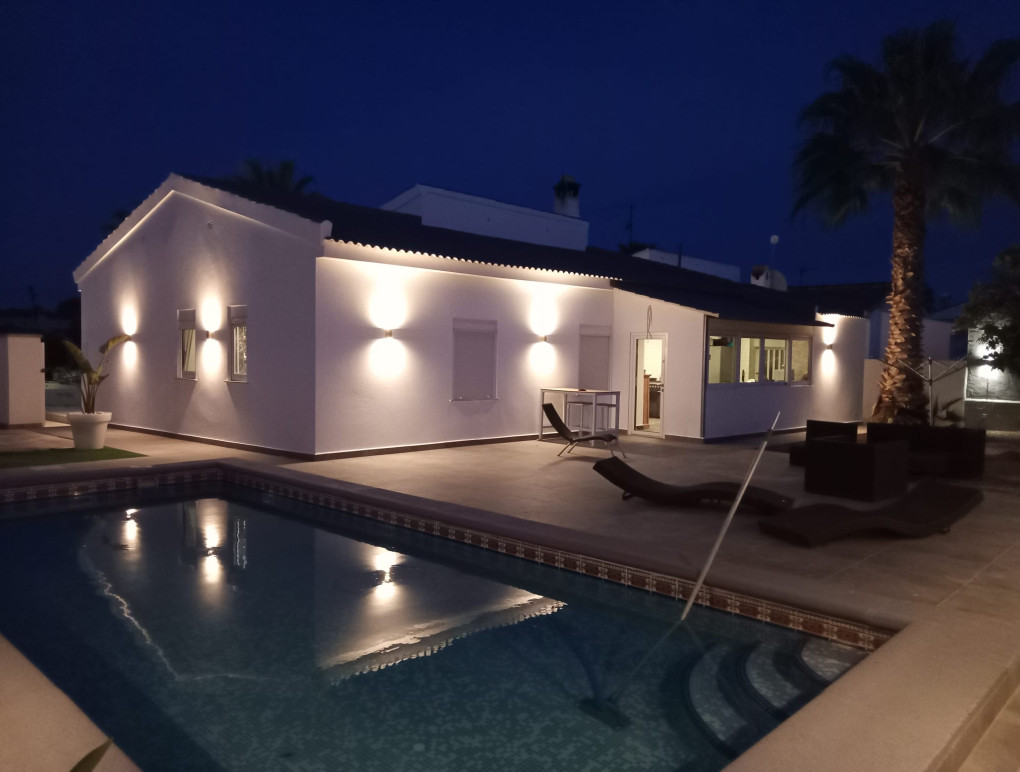 Sprzedaż - Detached Villa - Lomas de Cabo Roig