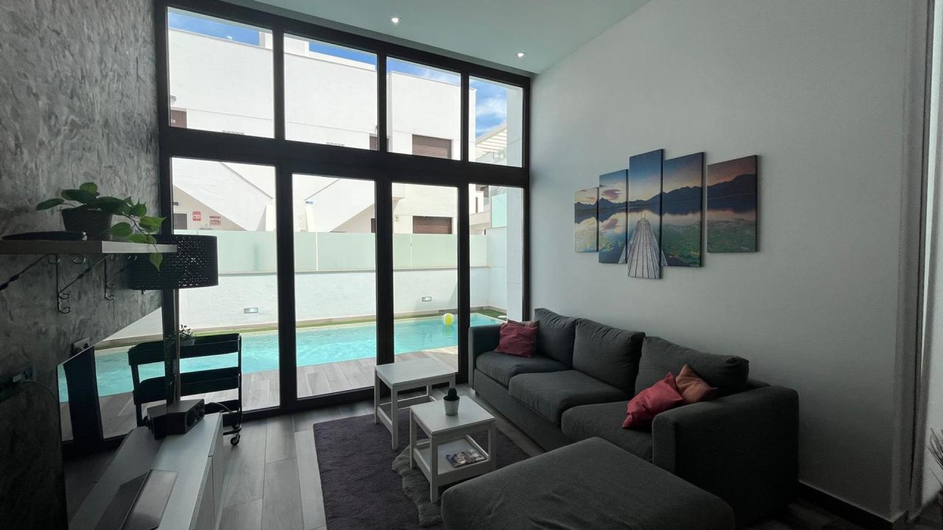 Sprzedaż - Detached Villa - Los Altos