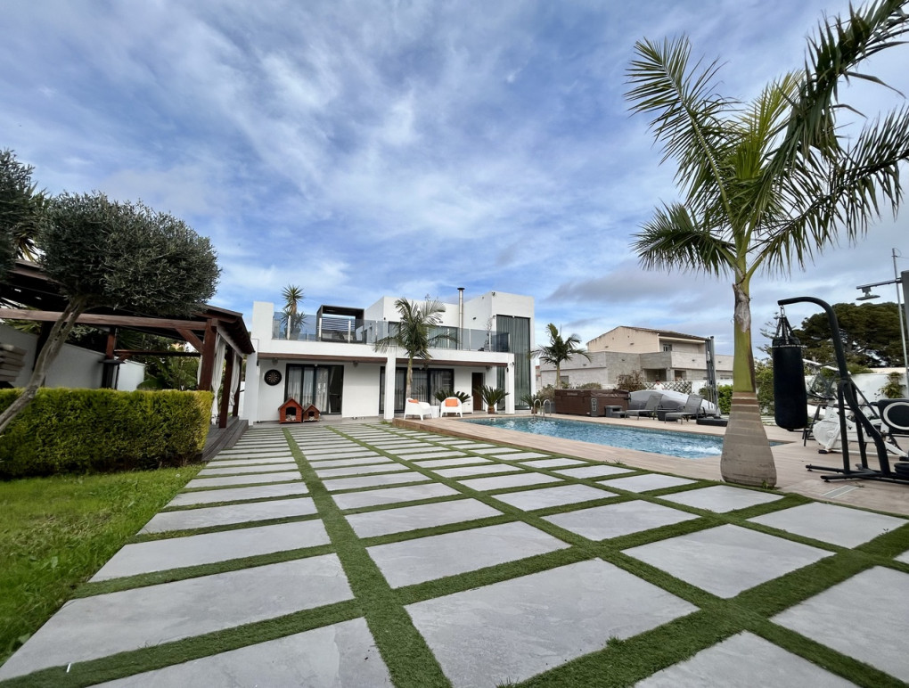 Sprzedaż - Detached Villa - Los Balcones, Torrevieja - Los Balcones