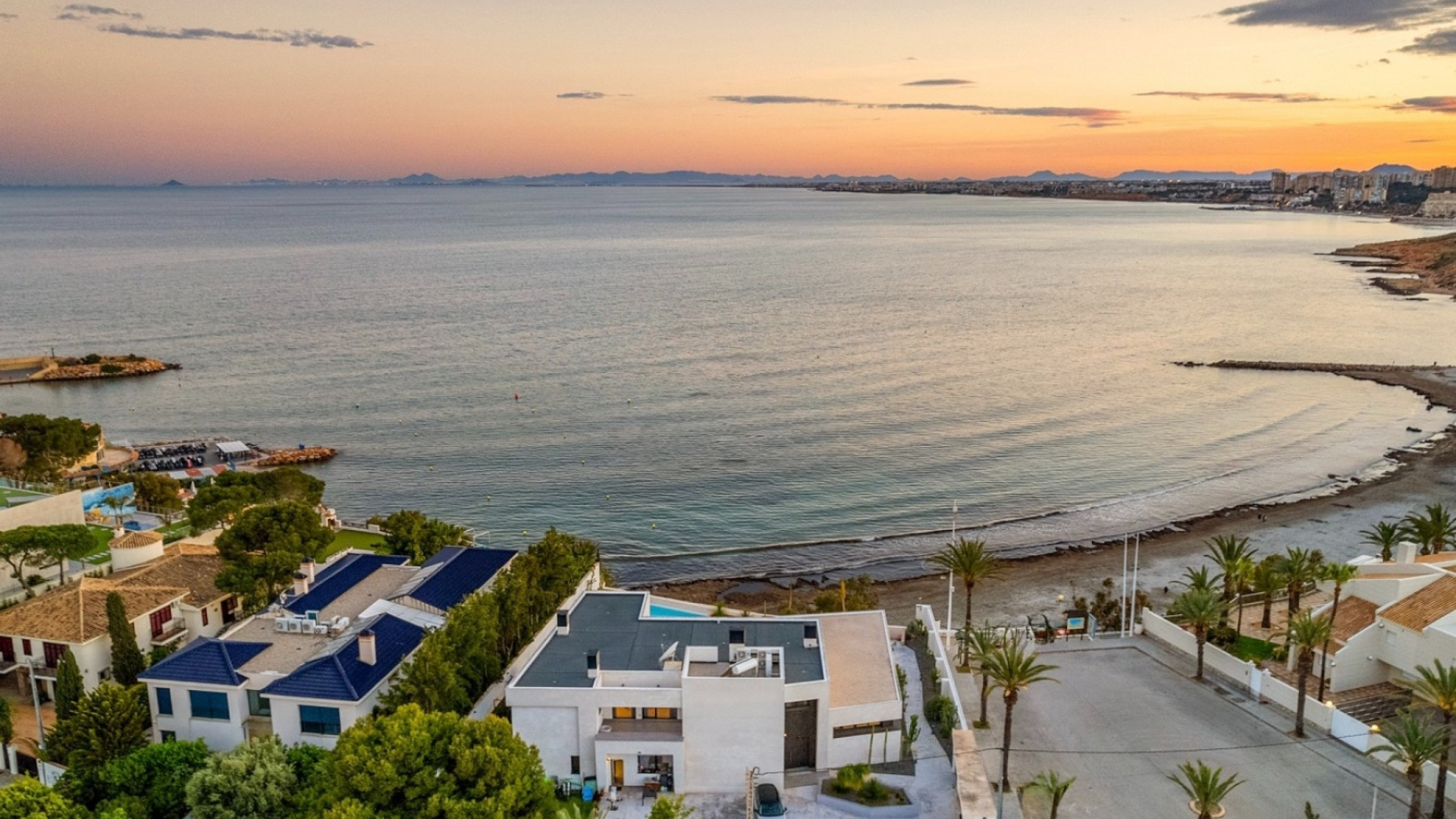 Sprzedaż - Detached Villa - Orihuela Costa - Cabo Roig