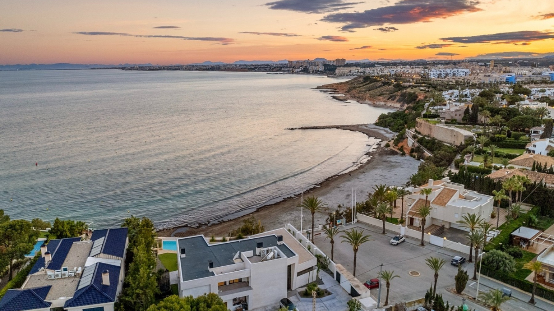 Sprzedaż - Detached Villa - Orihuela Costa - Cabo Roig