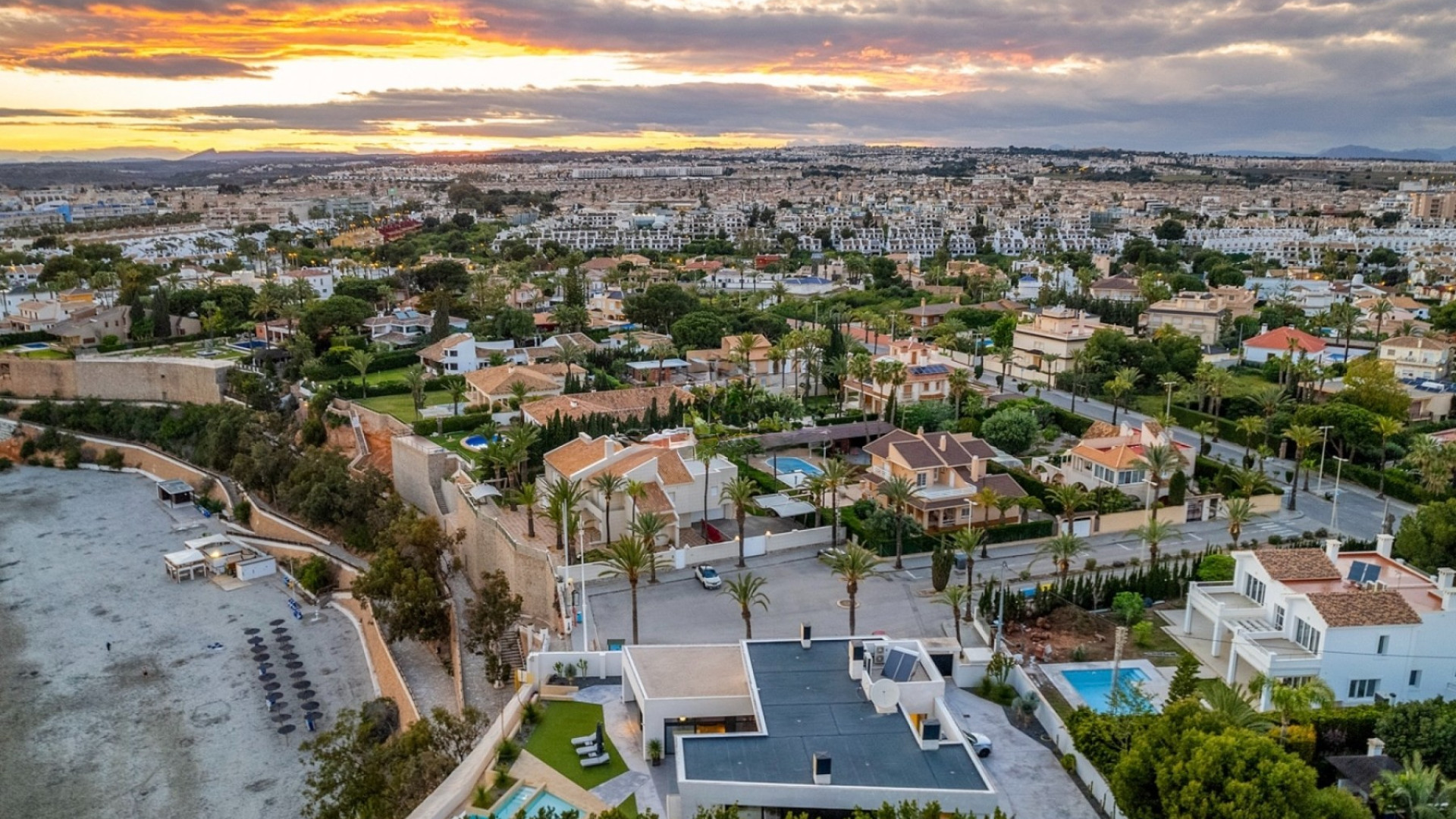 Sprzedaż - Detached Villa - Orihuela Costa - Cabo Roig