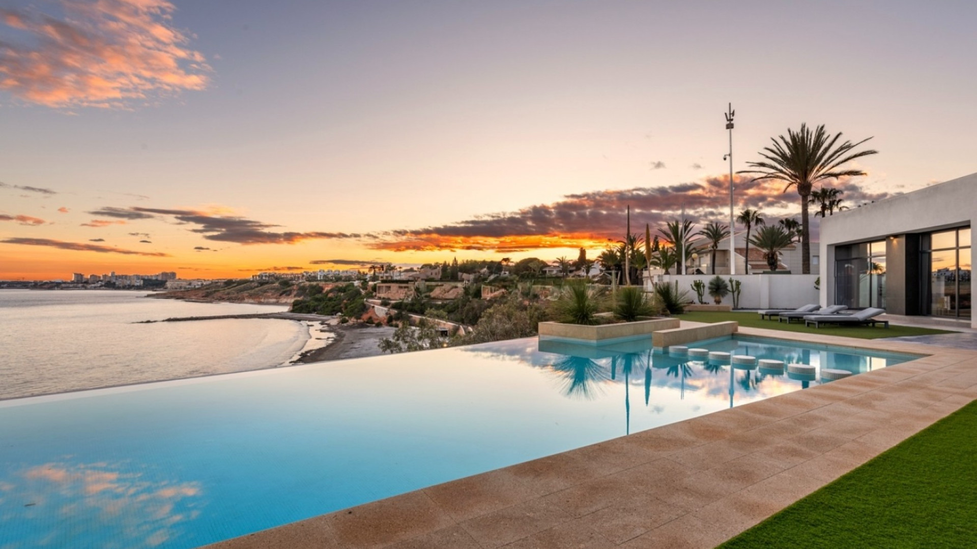 Sprzedaż - Detached Villa - Orihuela Costa - Cabo Roig