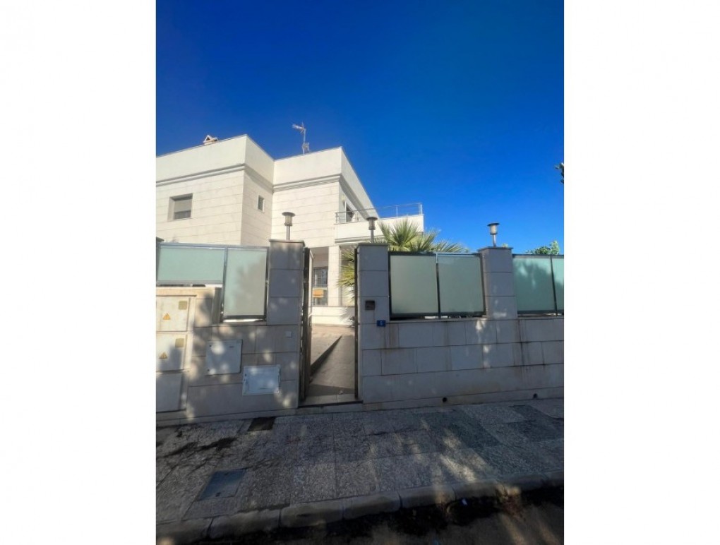 Sprzedaż - Detached Villa - Orihuela Costa - La Zenia