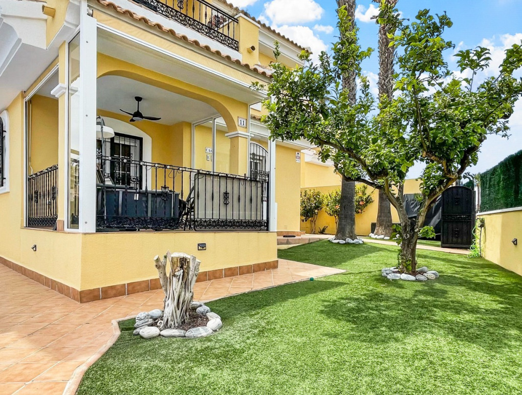 Sprzedaż - Detached Villa - Orihuela Costa - Los Dolses