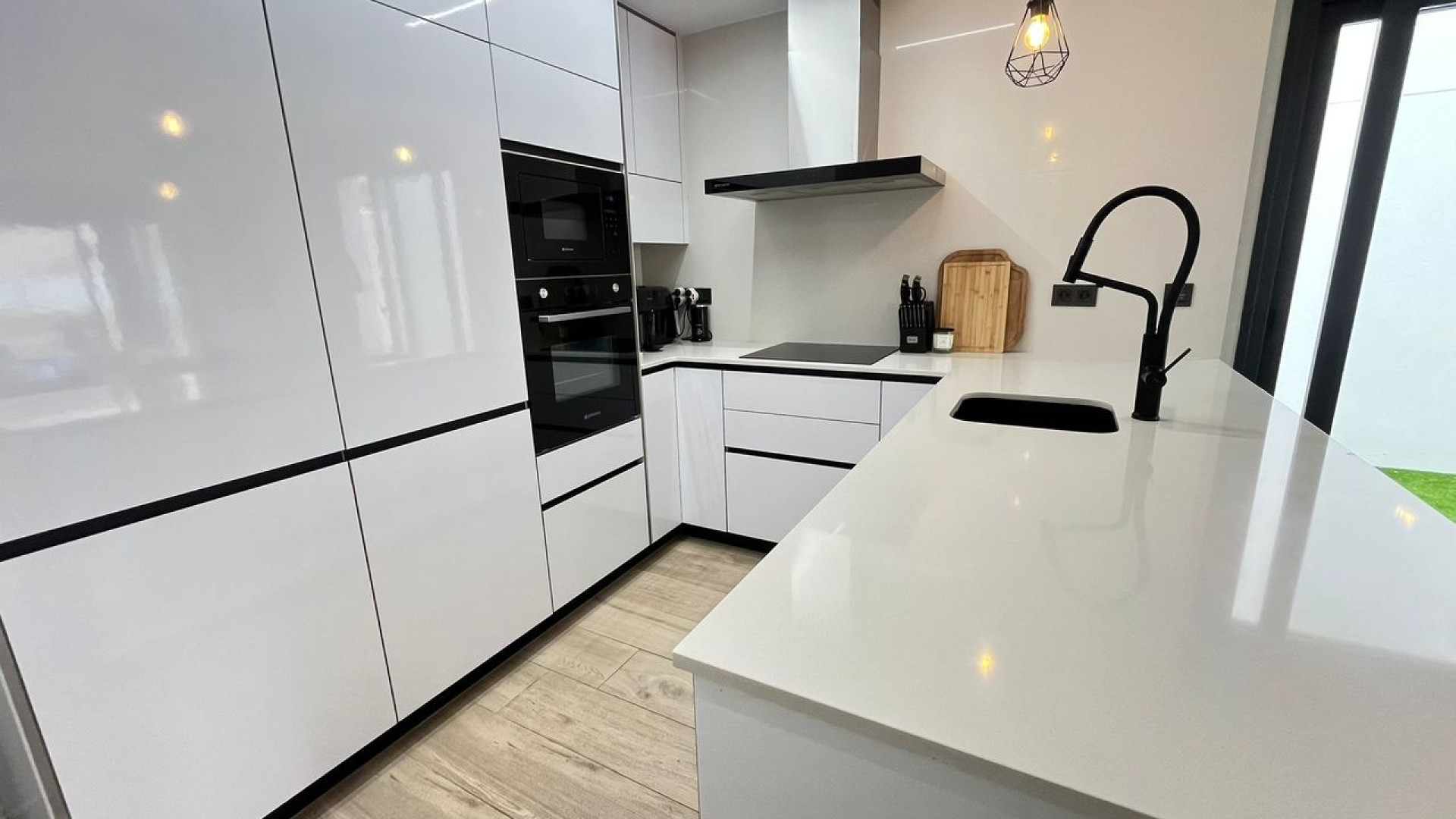 Sprzedaż - Detached Villa - Punta Prima