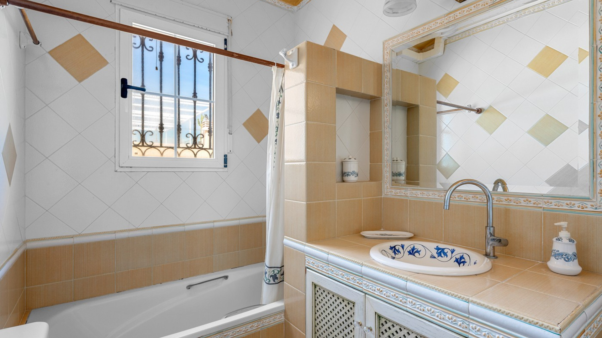 Sprzedaż - Detached Villa - Torrevieja - La Mata