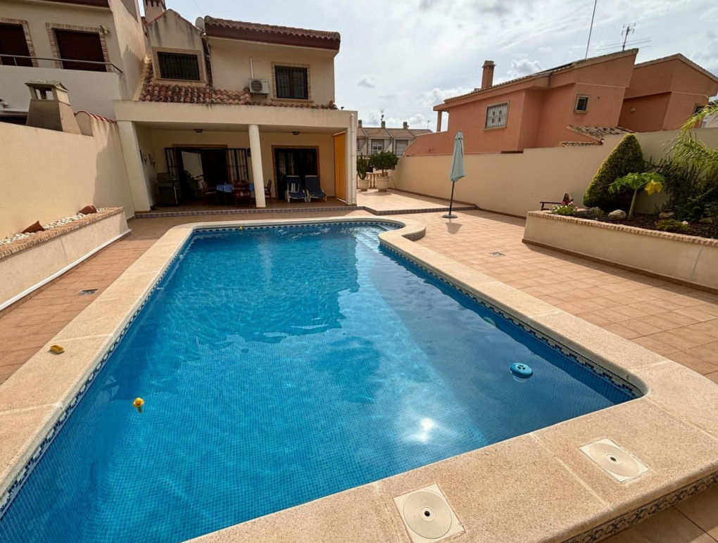 Sprzedaż - Detached Villa - Torrevieja