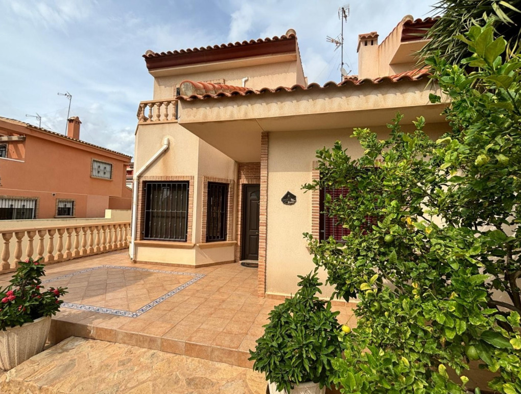 Sprzedaż - Detached Villa - Torrevieja