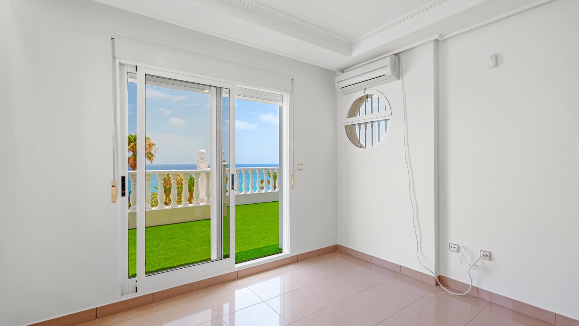 Sprzedaż - Detached Villa - Torrevieja