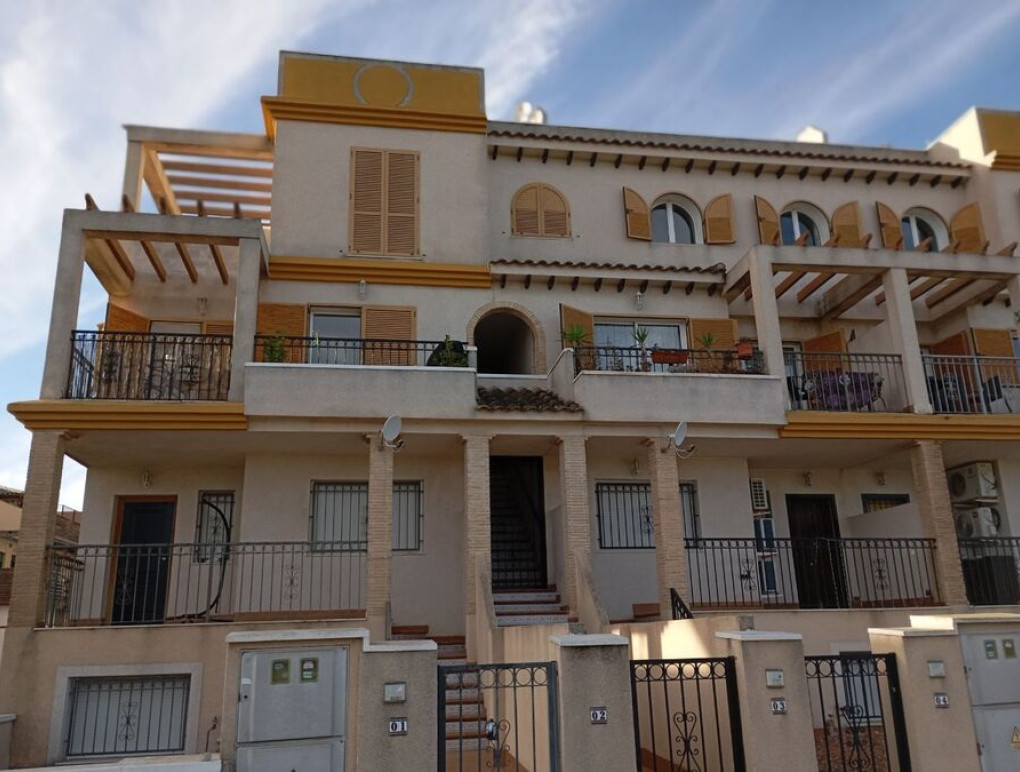 Venta - Apartamento Duplex - Daya Vieja