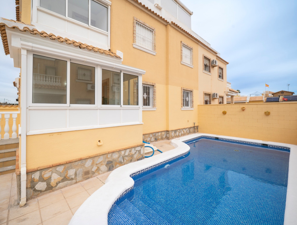 Venta - casa adosada - Ciudad Quesada