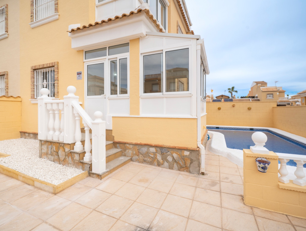 Venta - casa adosada - Ciudad Quesada