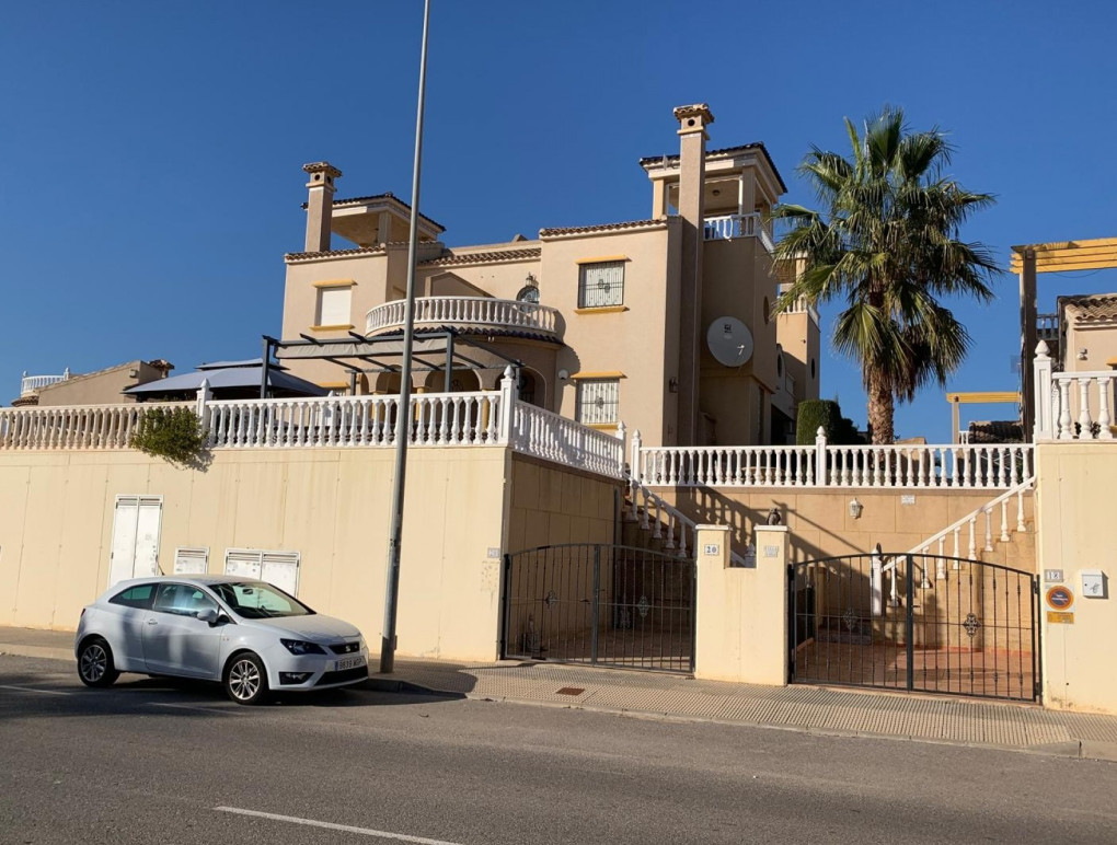 Venta - Casa adosada - Guardamar del Segura - El Raso