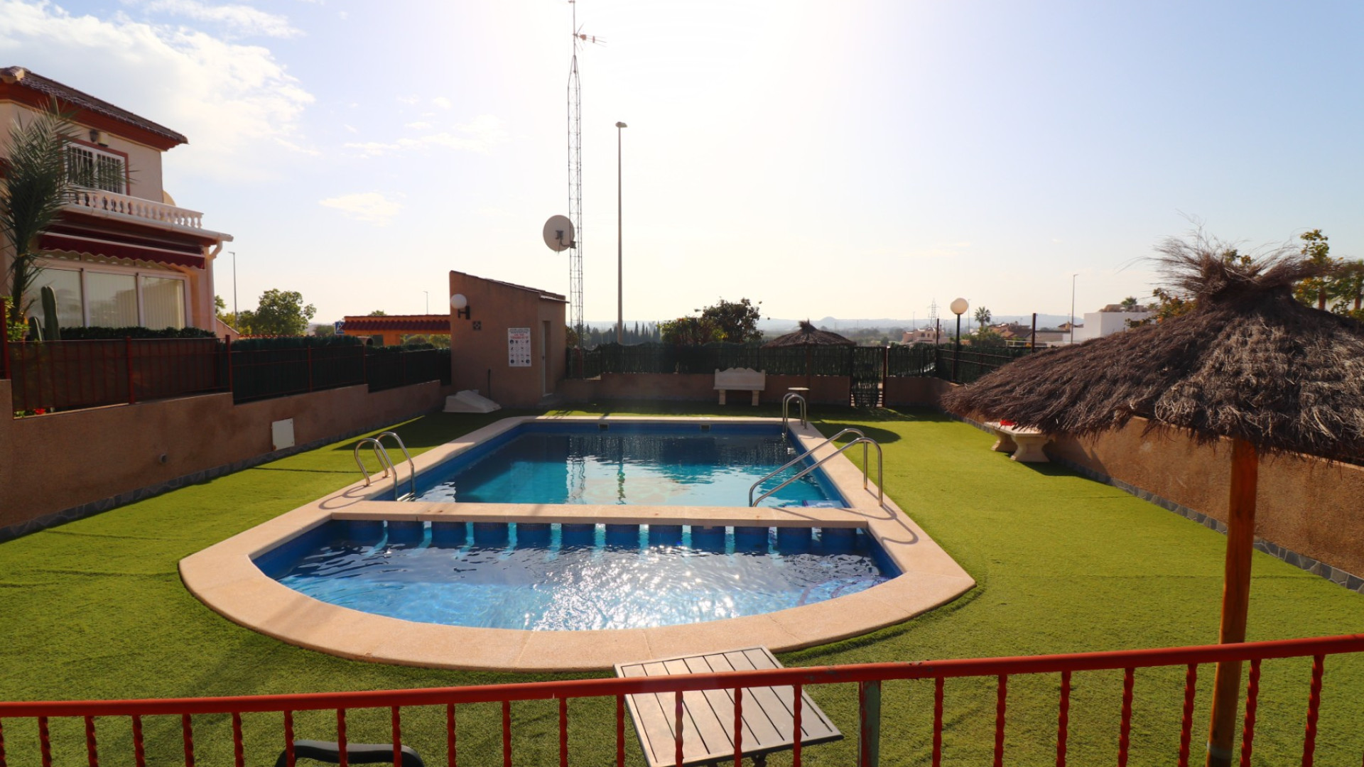 Venta - casa adosada - La Marina - La Marina - Urbanization