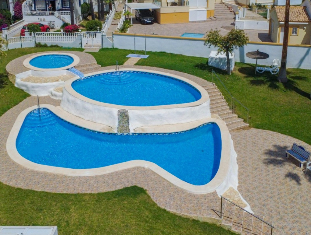 Venta - Casa adosada - Orihuela Costa - La Rioja