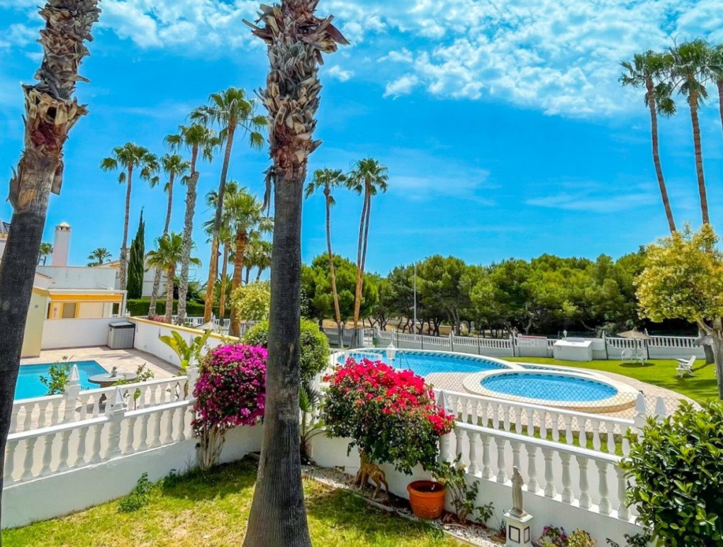Venta - Casa adosada - Orihuela Costa - La Rioja