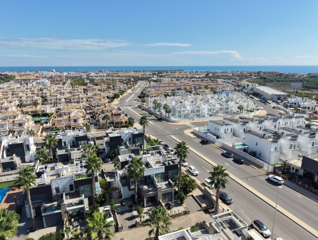 Venta - casa adosada - Orihuela Costa - Lomas de Cabo Roig