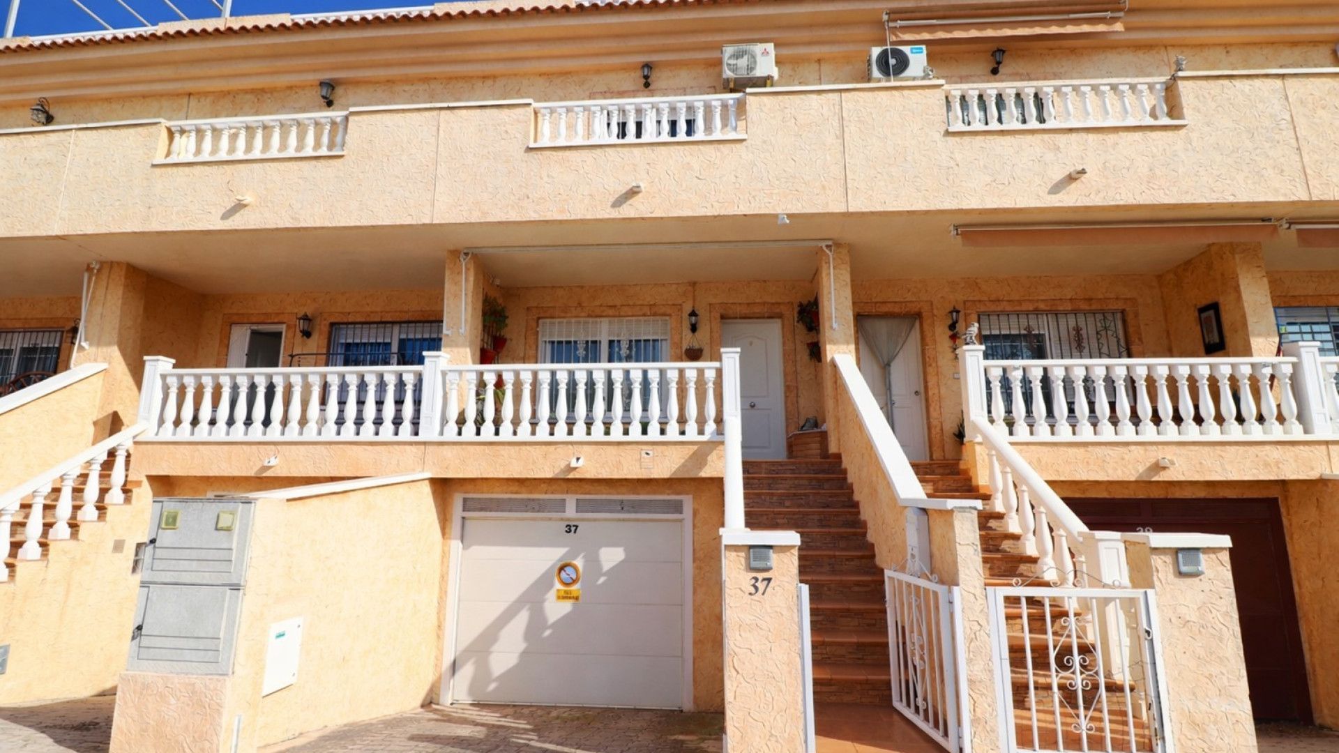 Venta - Casa adosada - Redovan - Redovan - Town