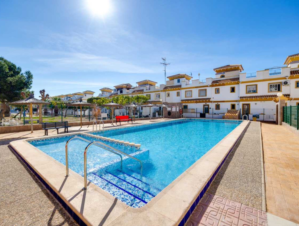 Venta - Casa adosada - Torrevieja