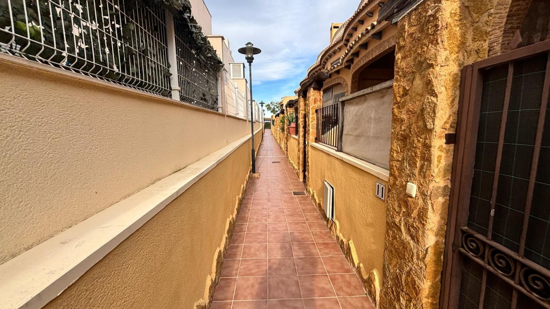 Venta - Casa adosada - Urbanització Els Estanys