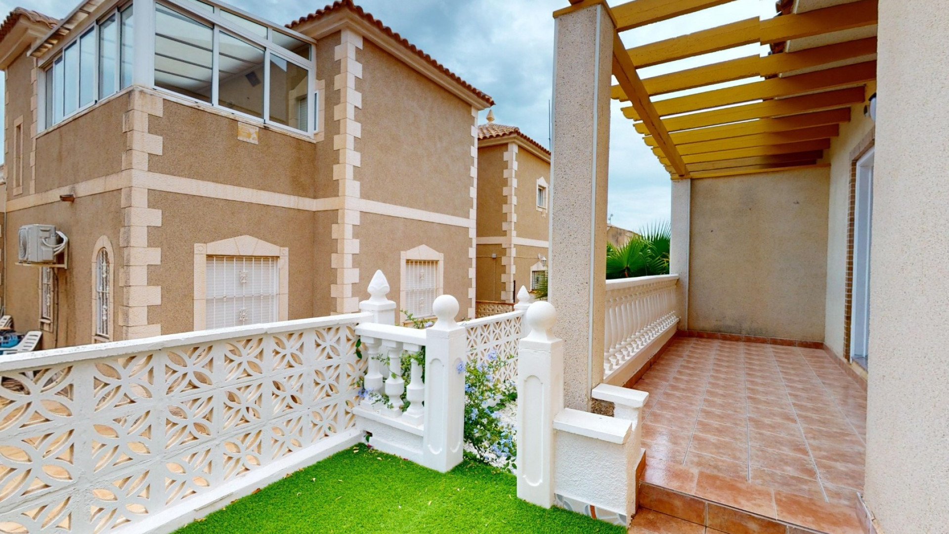 Venta - Casa adosada - Villamartin - Blue Lagoon