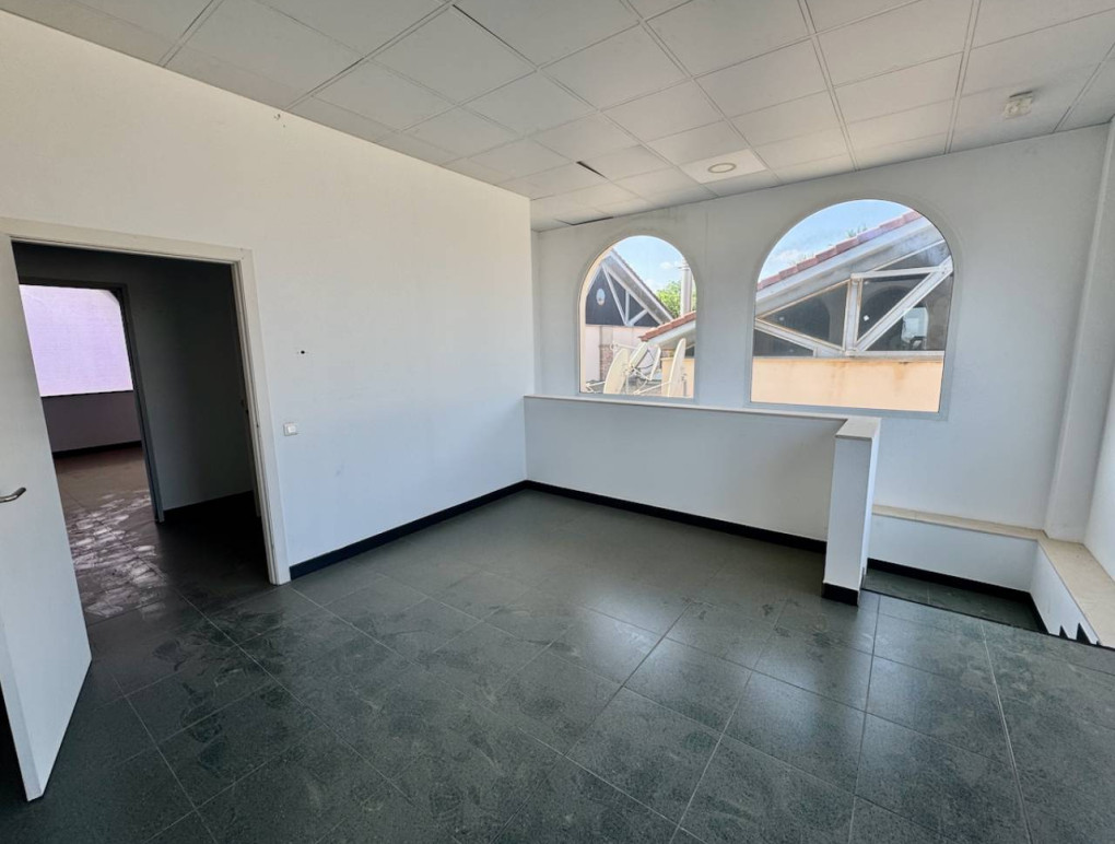 Venta - Commercial - La Finca Golf - La finca Golf