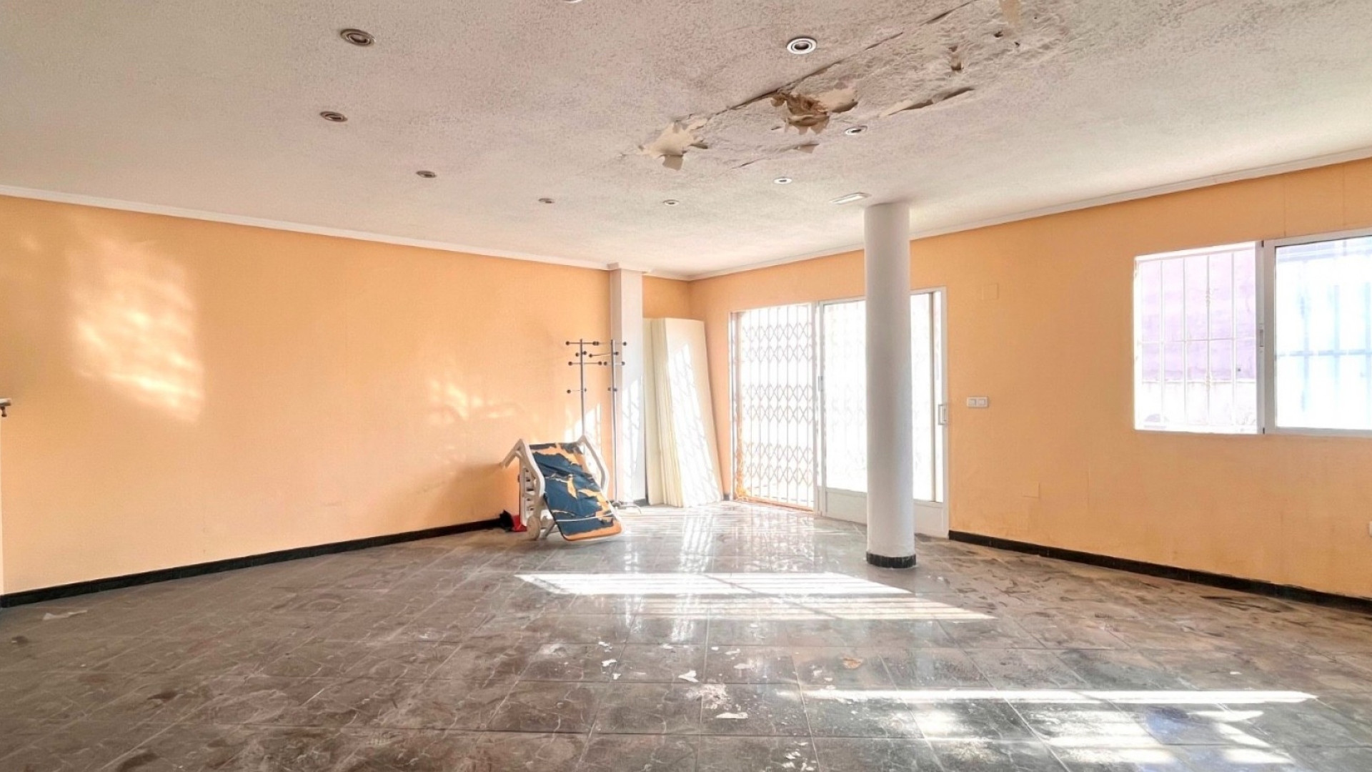 Venta - Commercial - Torrevieja - Playa del Cura