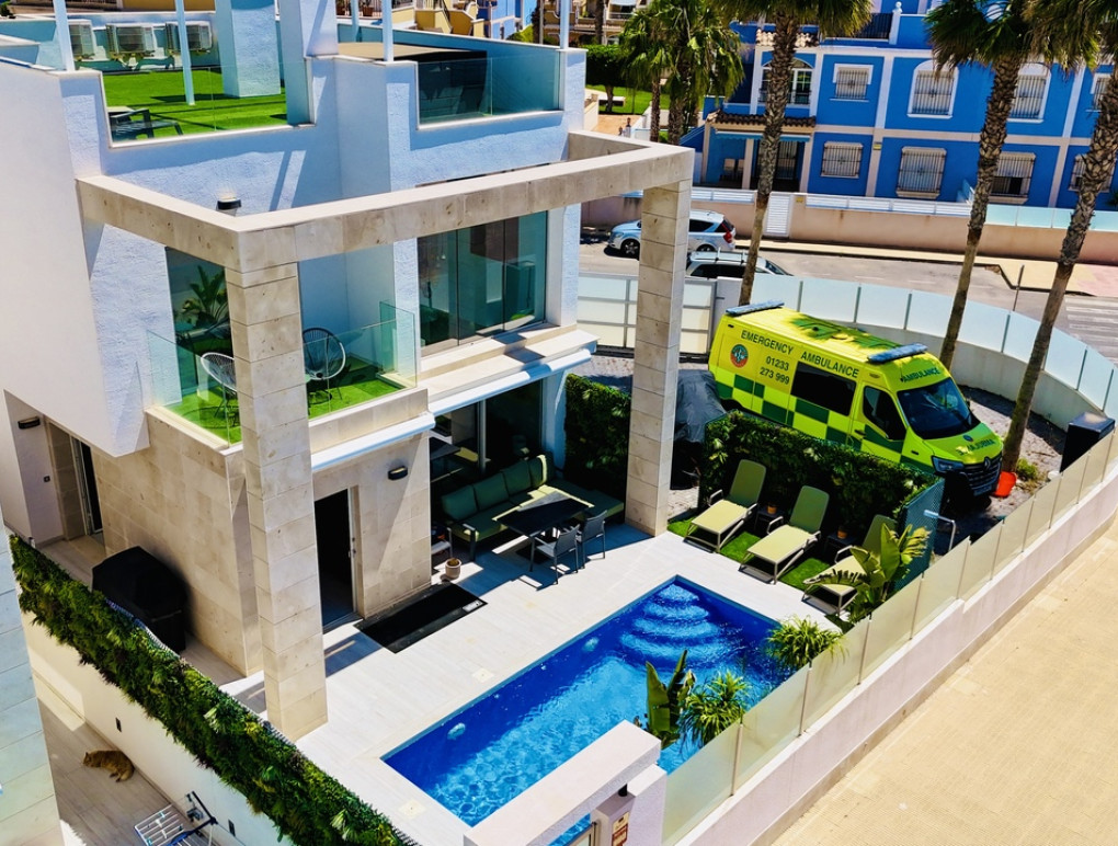 Venta - Detached Villa - Cabo Roig