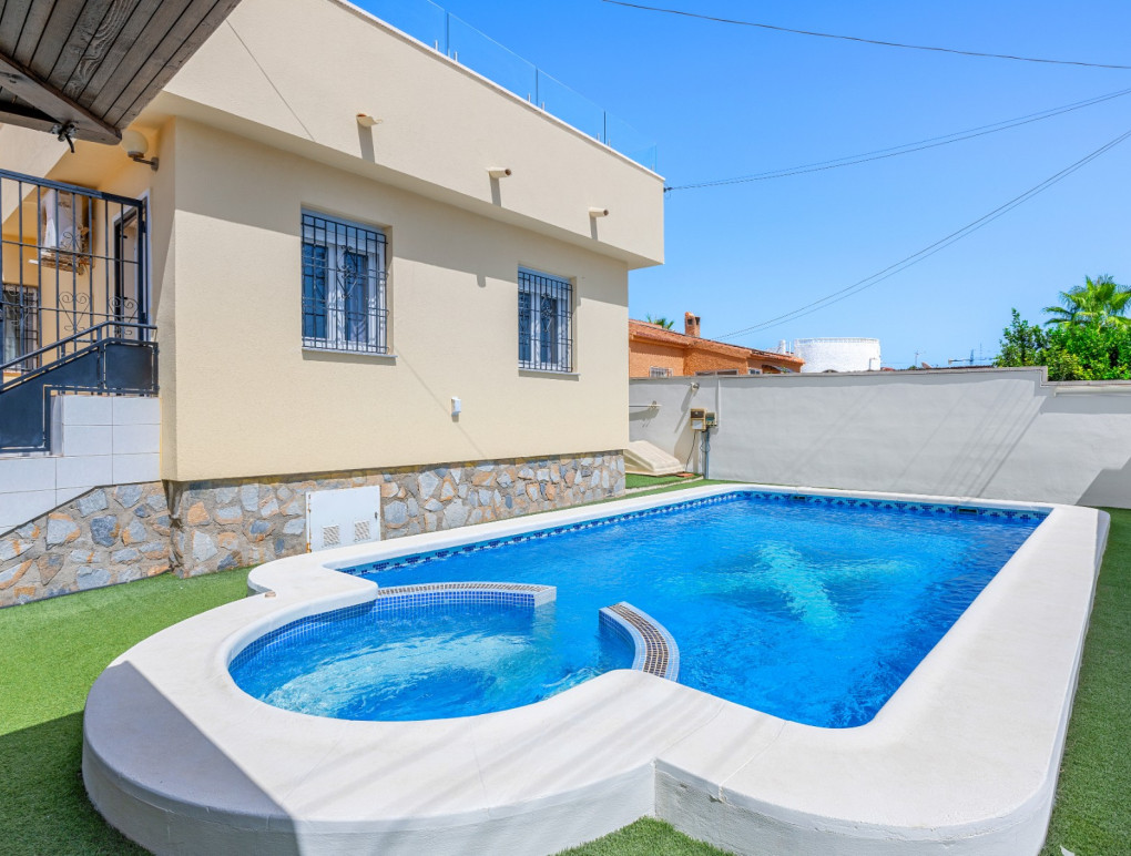 Venta - Detached Villa - Ciudad Quesada - Center