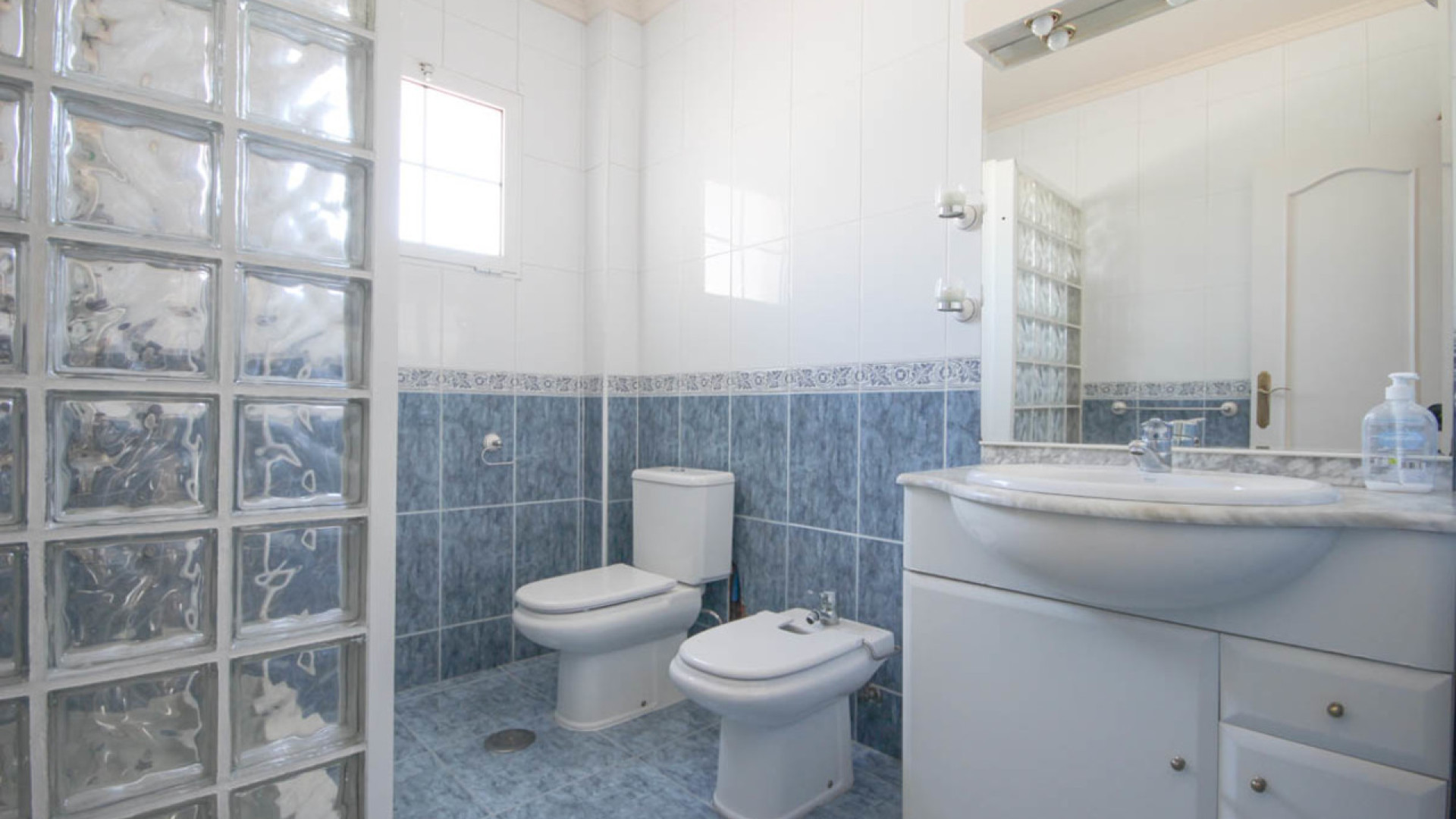 Venta - Detached Villa - La Zenia