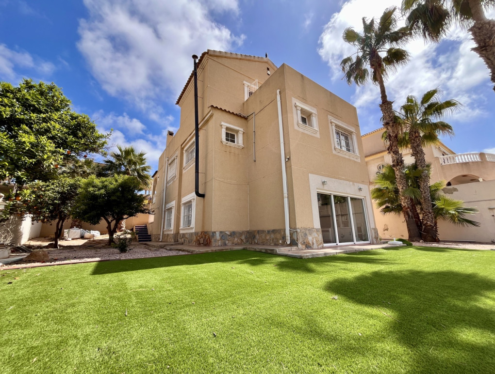 Venta - Detached Villa - La Zenia