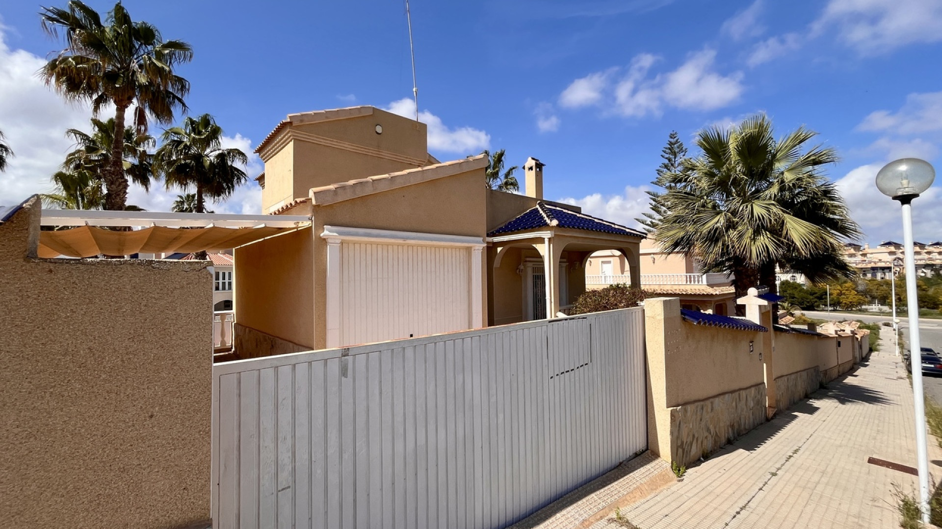 Venta - Detached Villa - La Zenia