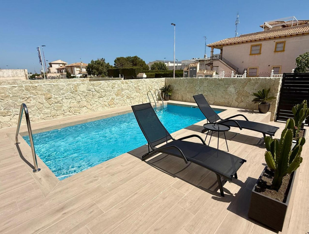 Venta - Detached Villa - Punta Prima