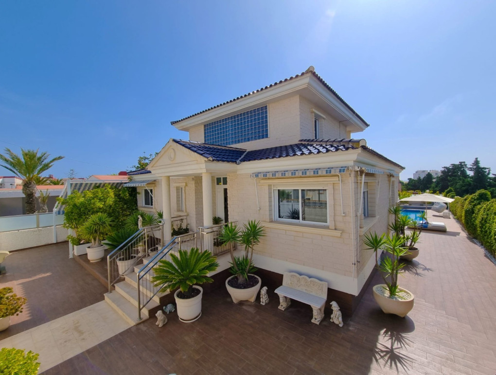 Venta - Detached Villa - Torrevieja - La Mata