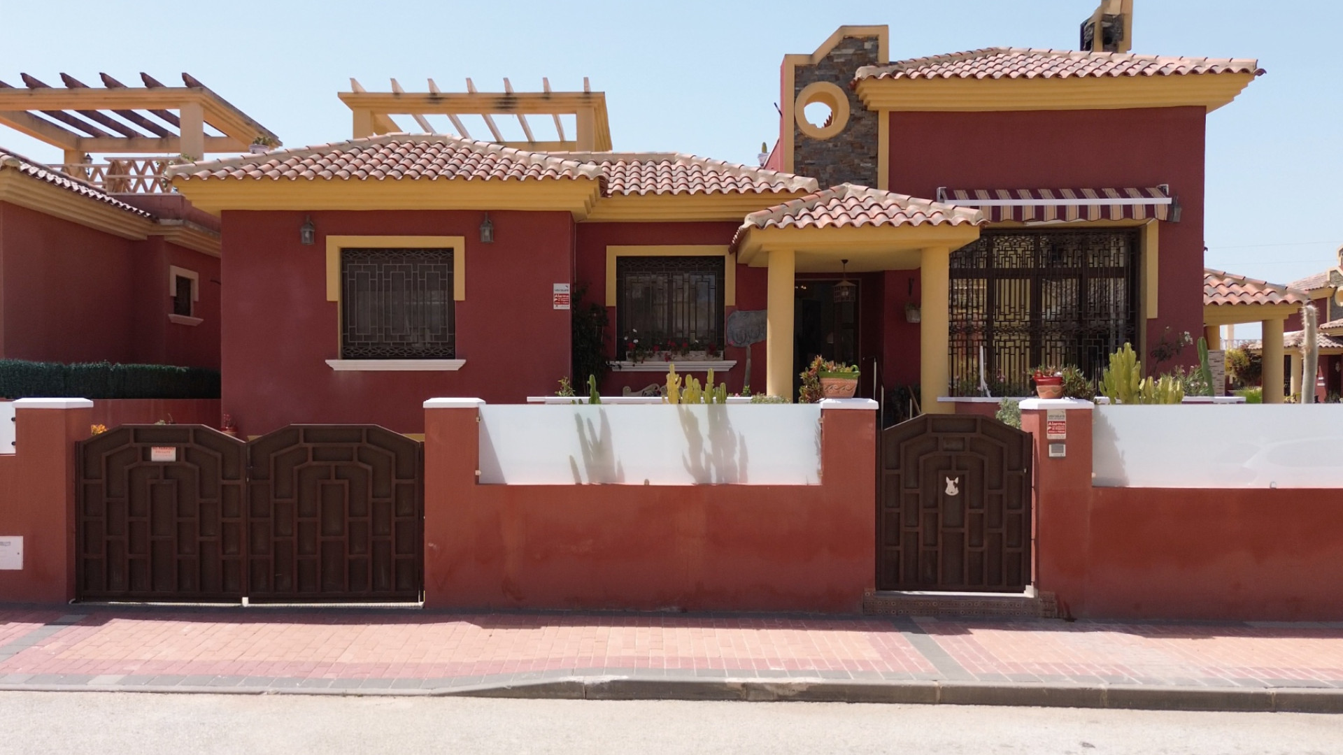 Villa independiente con piscina