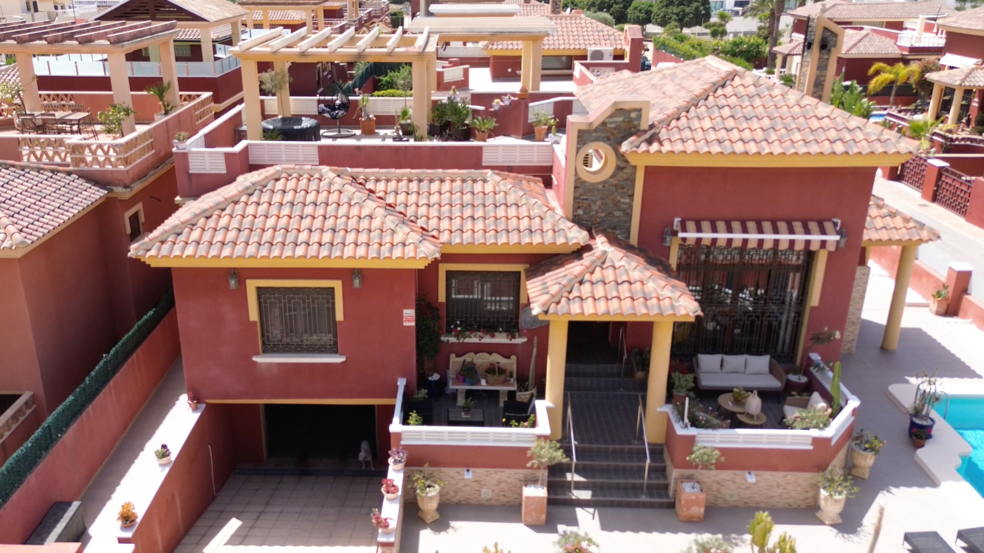 Villa with pool in costa blanca