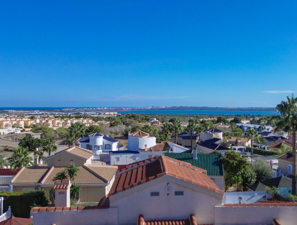 Villa with pool in sale costa blanca