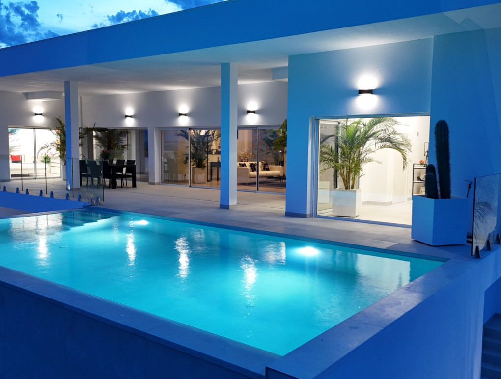 villas spain to buy