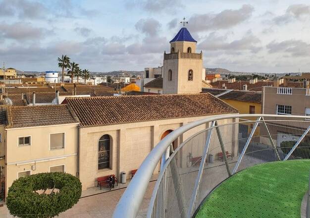 Daya Vieja & Daya Nueva