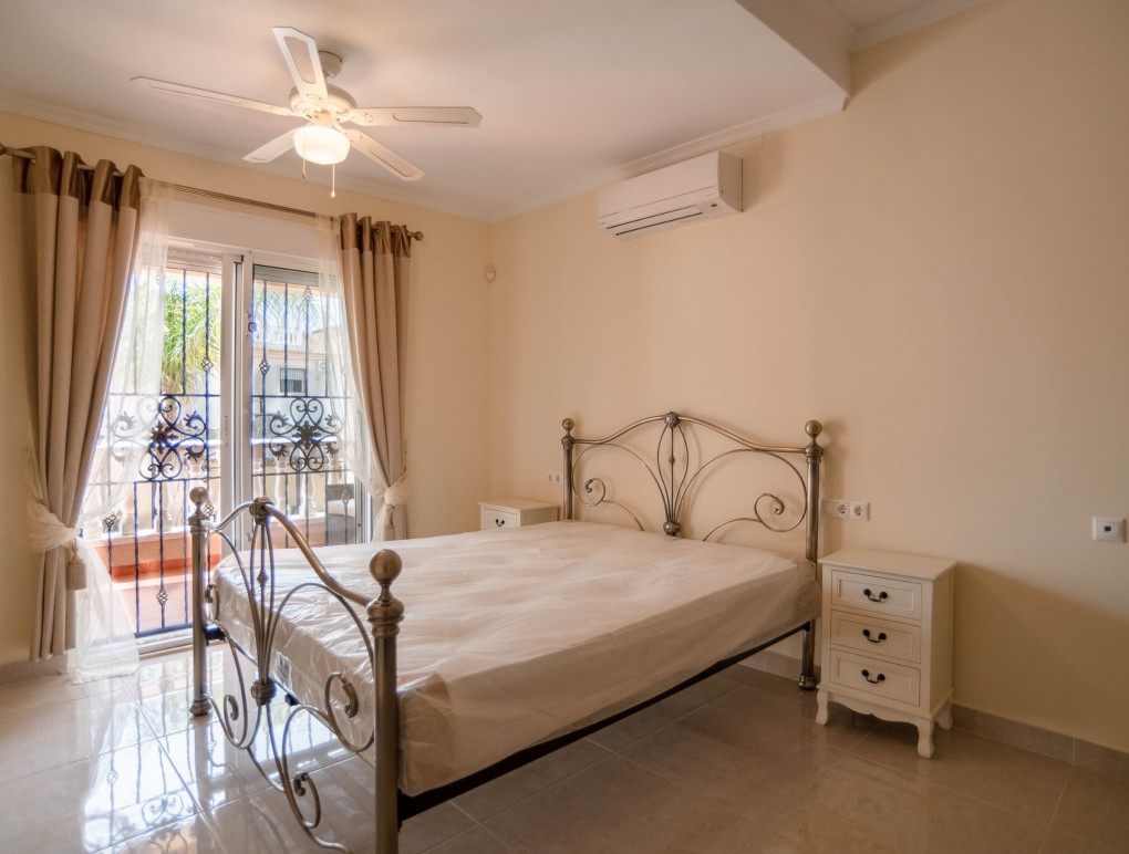 Resale - Detached Villa - Benimar