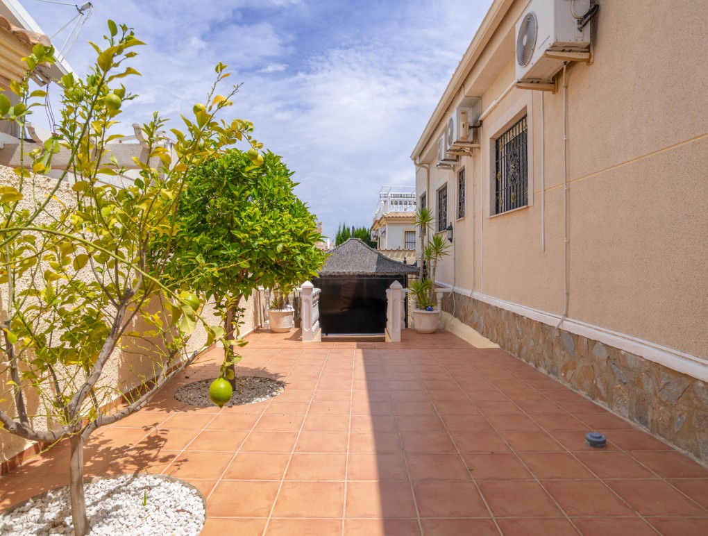 Resale - Detached Villa - Benimar