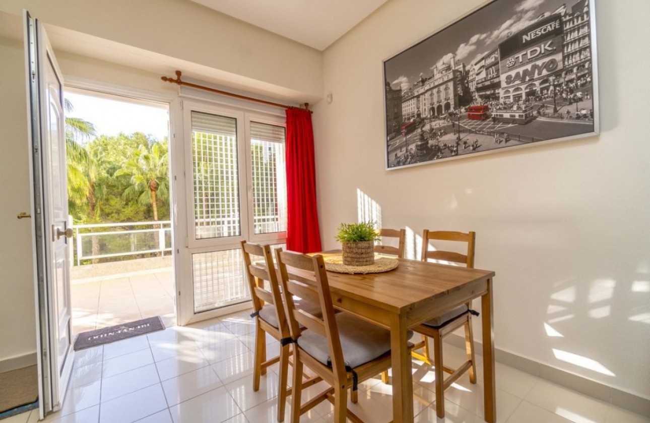 Resale - Apartment - Orihuela Costa - Campoamor