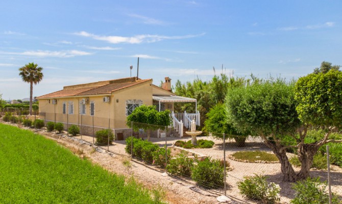 Resale - Country Property - Dolores