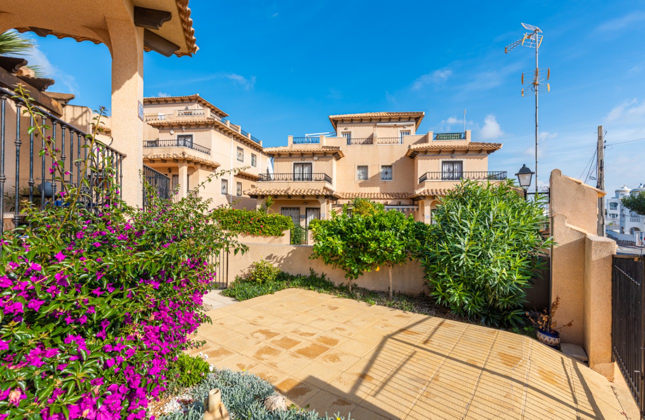 Sale - Apartment - Orihuela Costa - Villamartin